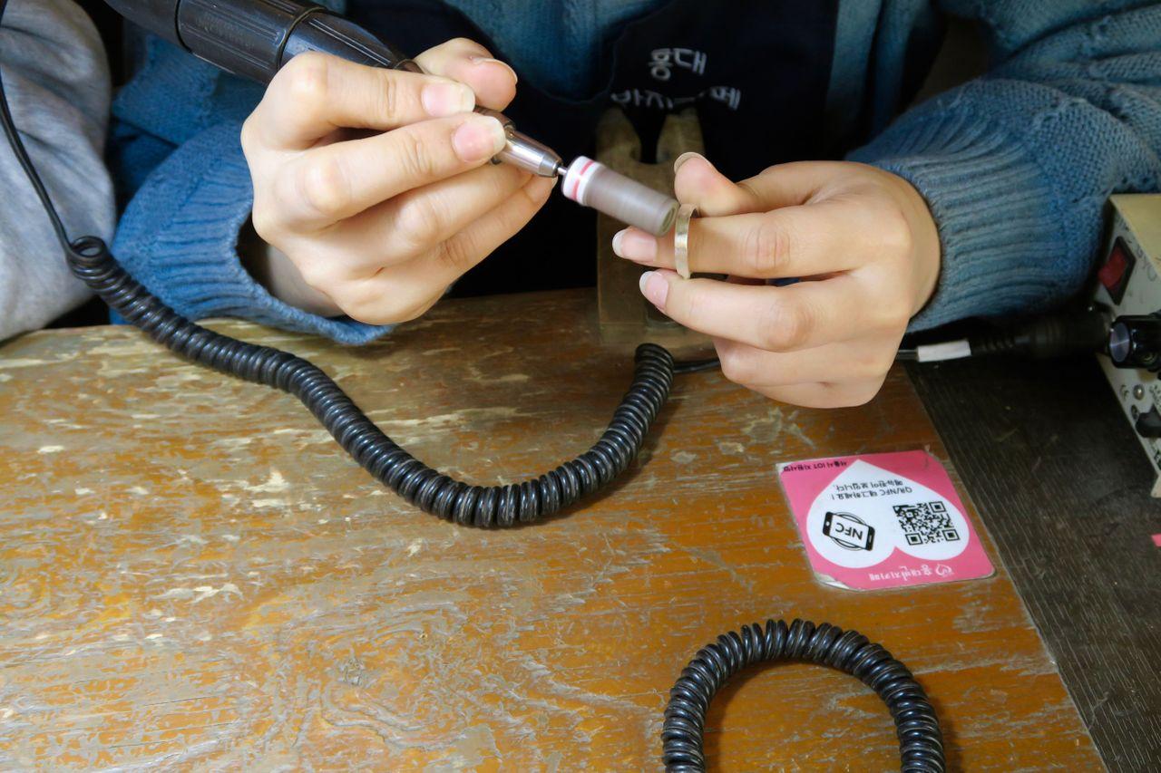 韓国　韓国旅行　旅行　ソウル　ソウル旅行　観光　ソウル観光　韓国観光　ホンデ　弘大　ショッピング　カフェ　指輪　指輪作り　体験　カップル　カップルリング　リング　お揃い　手作り